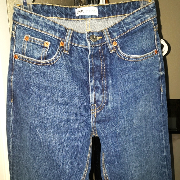 ZARA SIZE 2 HIGH RISE STRAIGHT LEG JEANS - Picture 2 of 5